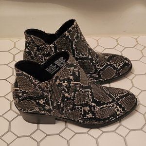 Faux Snakeskin Ankle Boots 9M